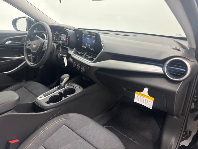 New 2026 Chevrolet Trax LS w/ LS Convenience Package FWD image 26