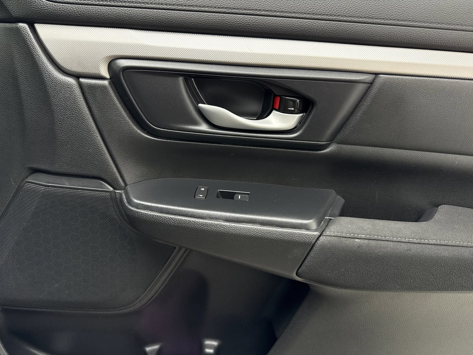 Used 2019 Honda CR-V LX image 41