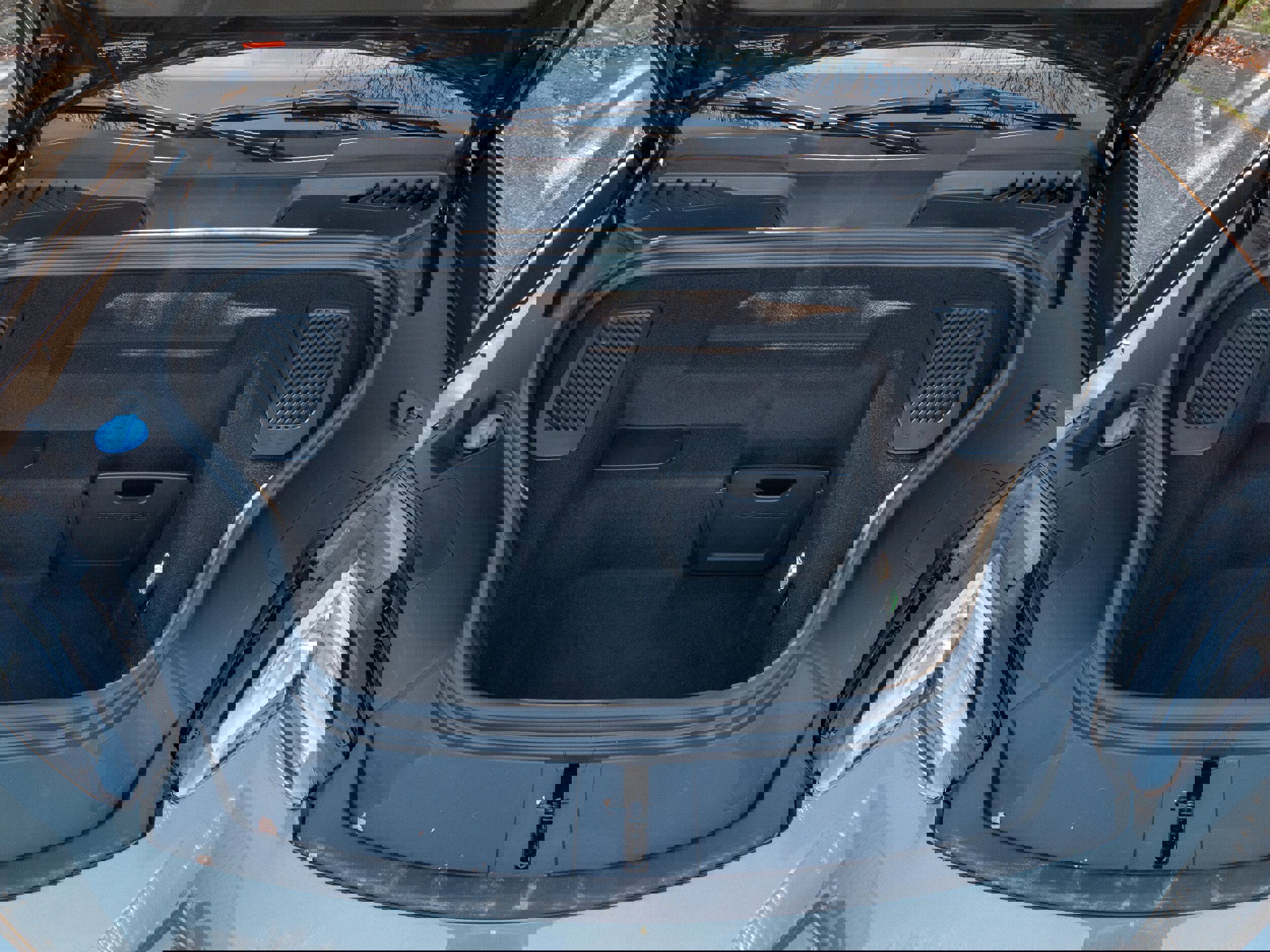 Certified 2025 Porsche Macan Electric image 40