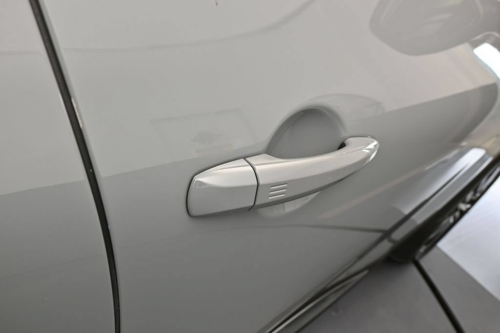 Used 2024 Nissan Pathfinder Platinum AWD/4WD image 46