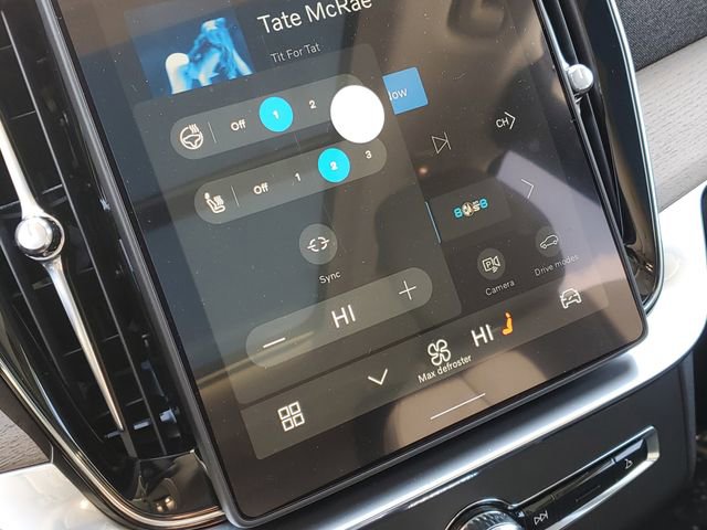 New 2026 Volvo XC90 B6 Plus w/ Protection Package Premier image 16