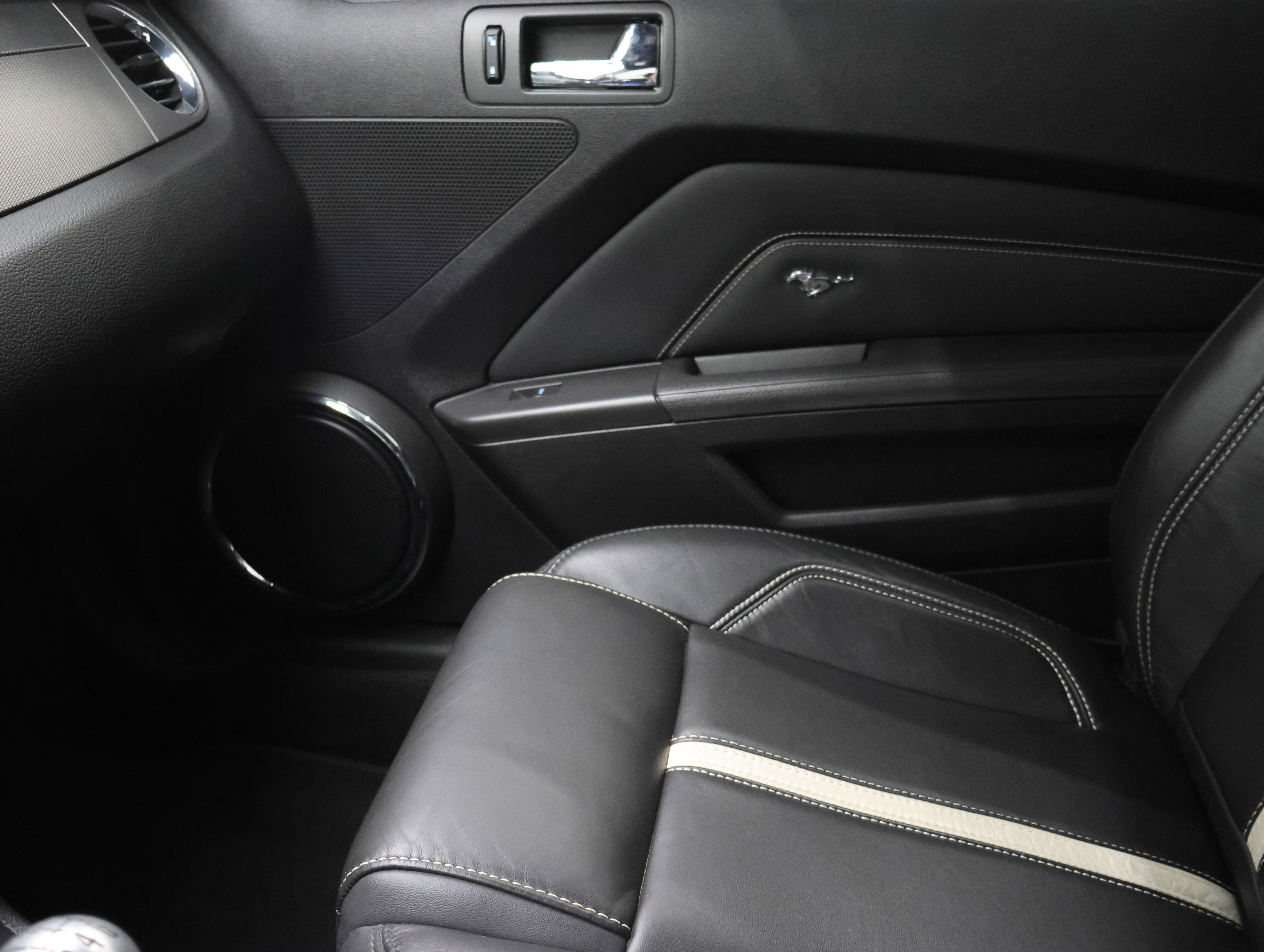 Used 2013 Ford Mustang GT Premium w/ Security Pkg image 11