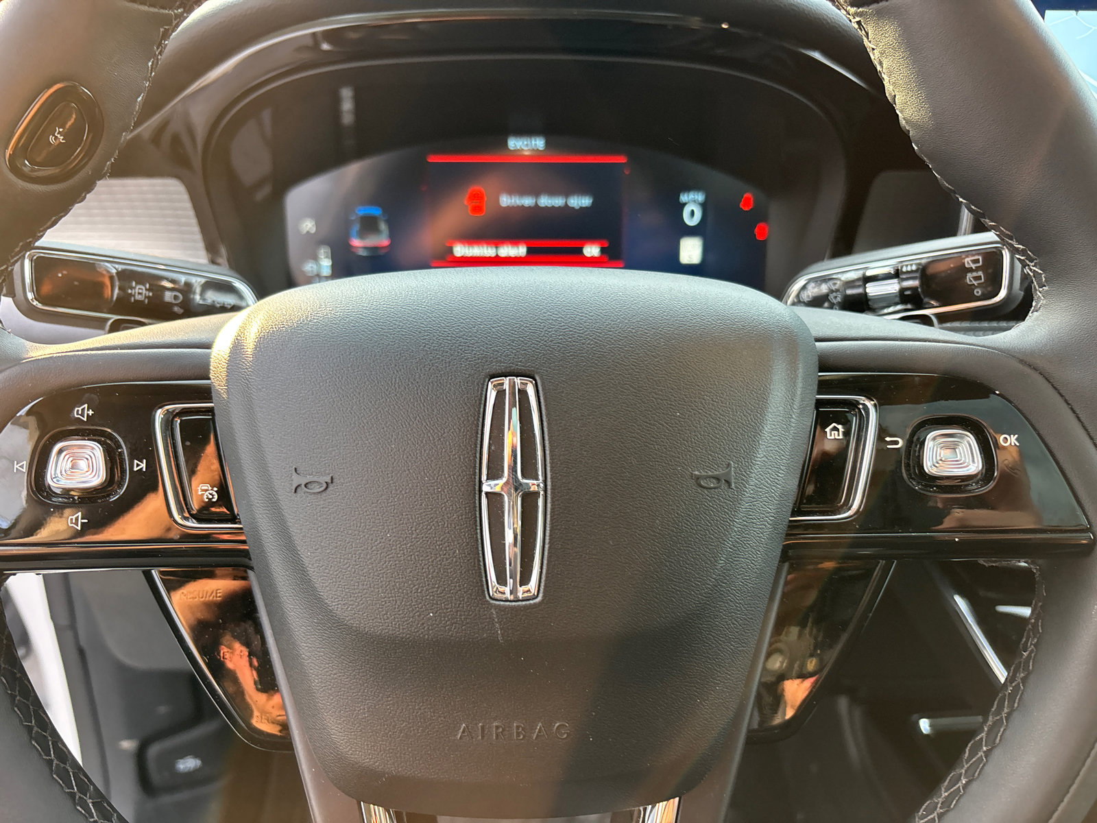 Used 2025 Lincoln Corsair AWD w/ Equipment Group 101A image 16