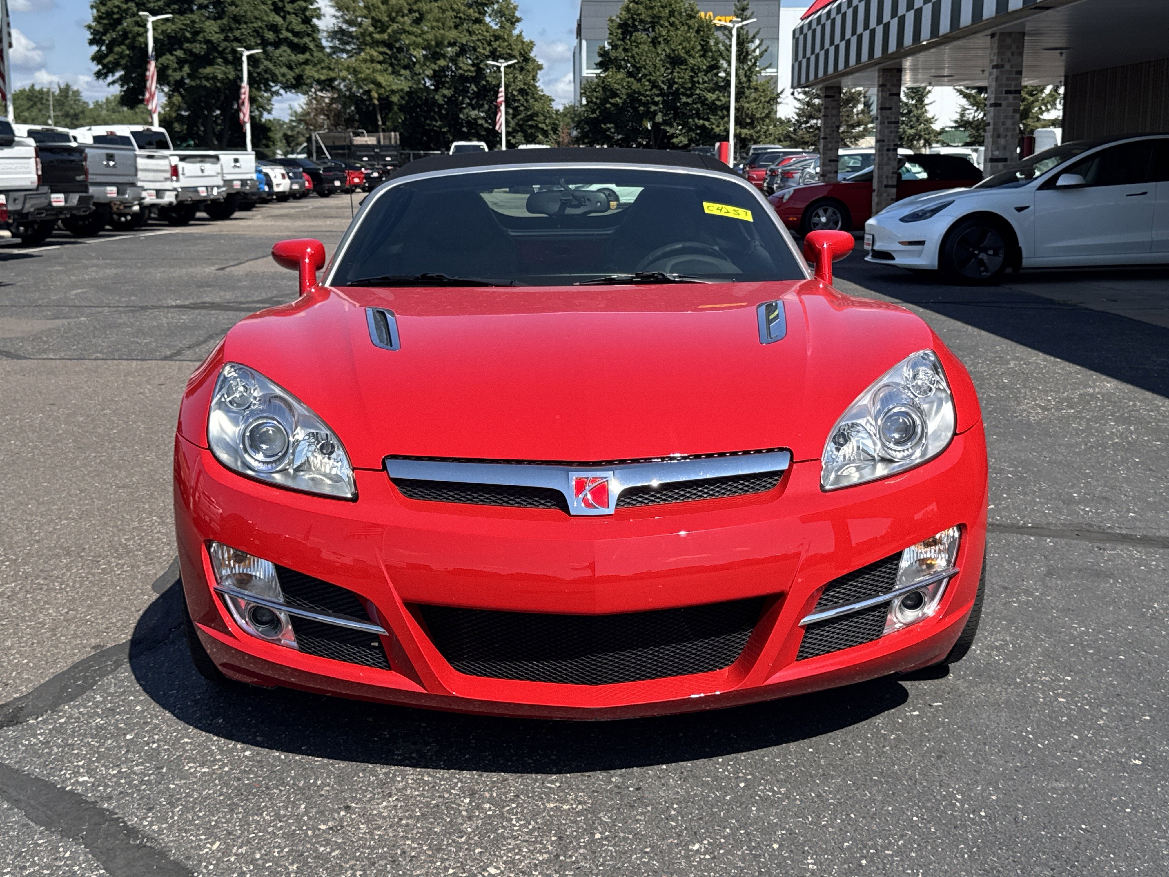 Used 2007 Saturn Sky w/ Premium Trim Pkg image 2