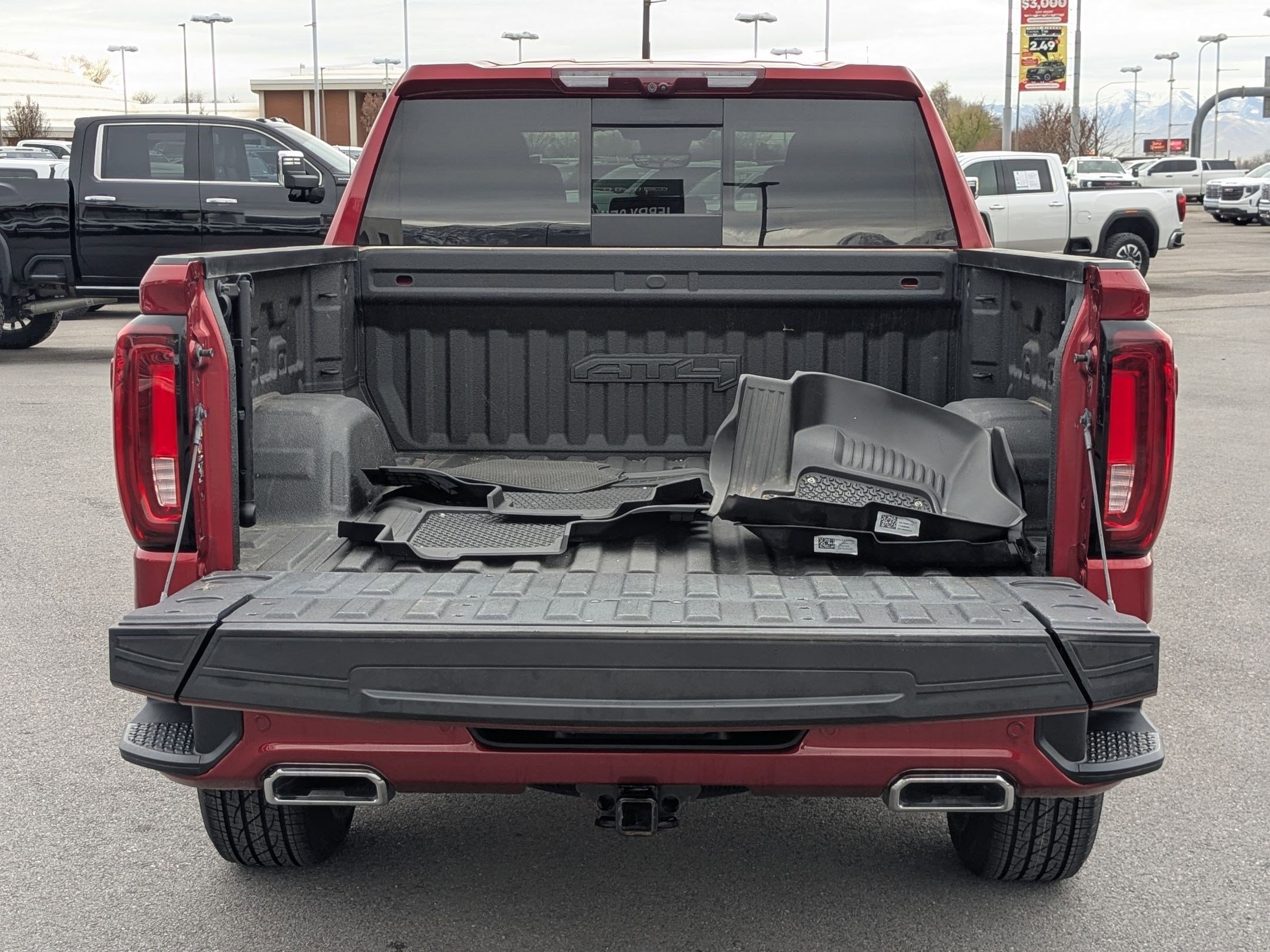 Certified 2022 GMC Sierra 1500 AT4 w/ AT4 Premium Package image 30