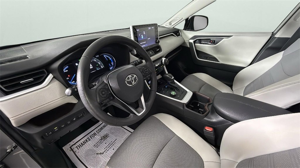 Used 2022 Toyota RAV4 Limited image 18
