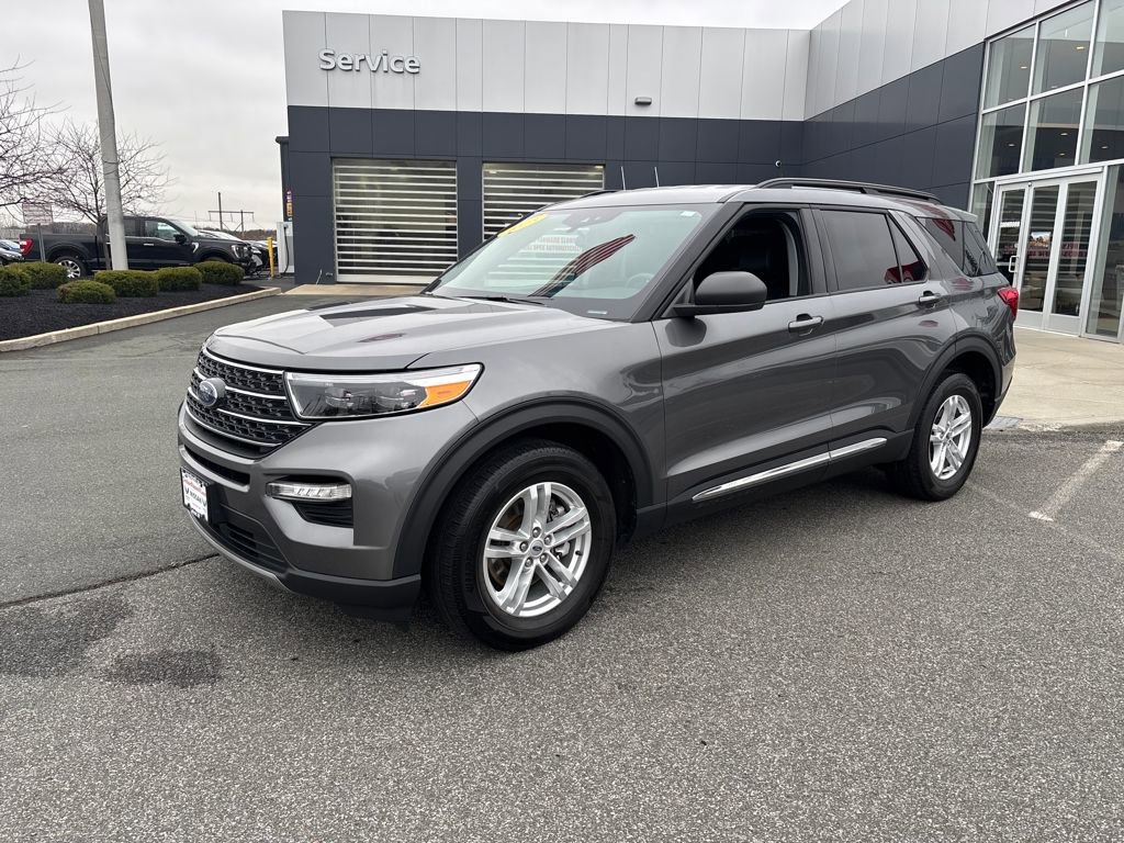Used 2023 Ford Explorer XLT w/ Equipment Group 202A AWD/4WD image 2