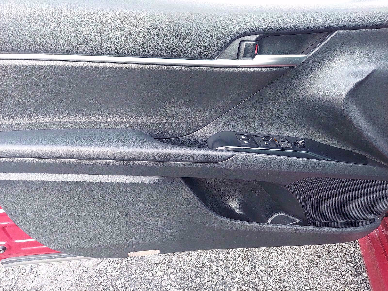 Certified 2019 Toyota Camry LE image 13