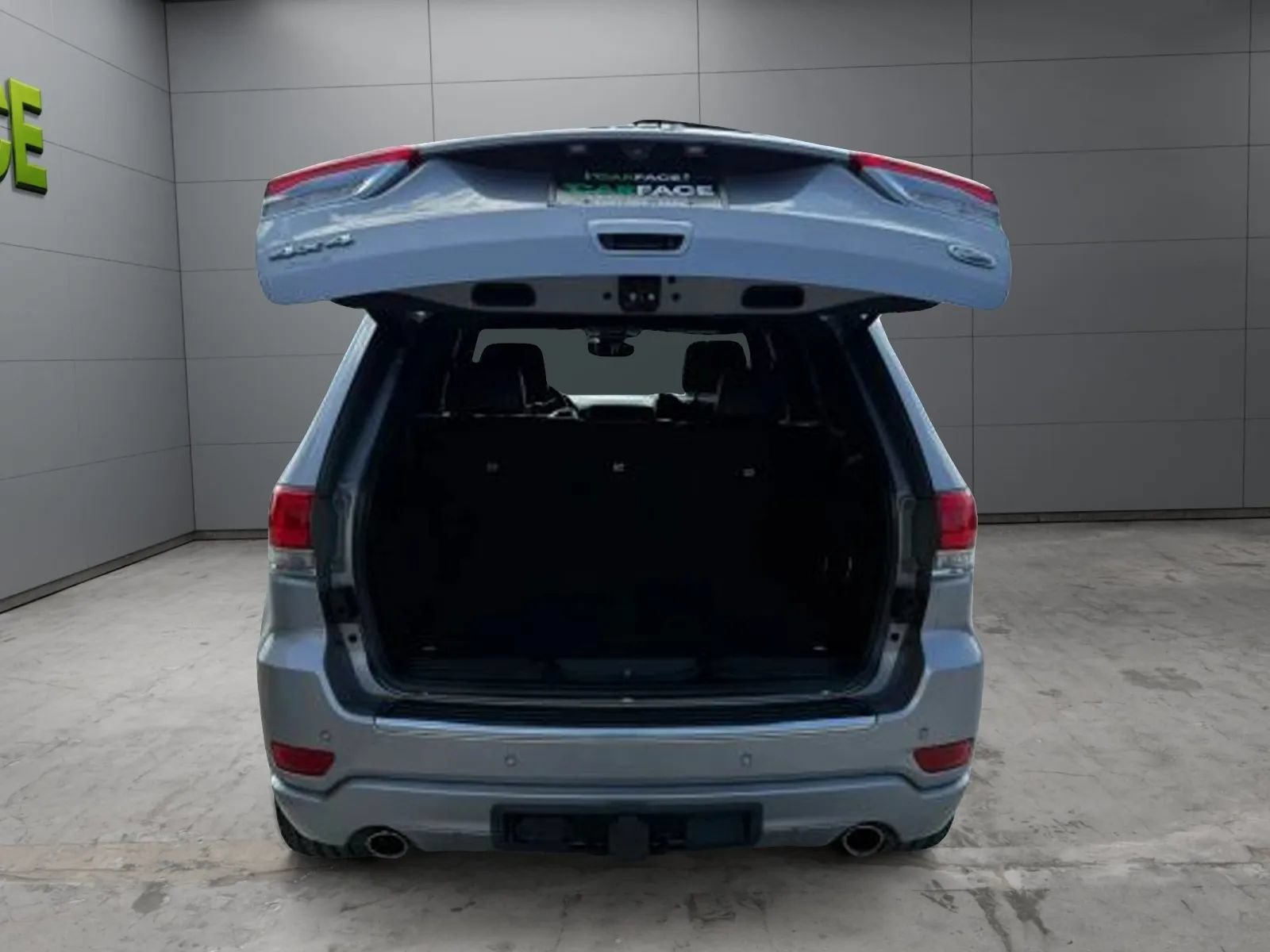 Used 2018 Jeep Grand Cherokee Overland AWD/4WD image 4