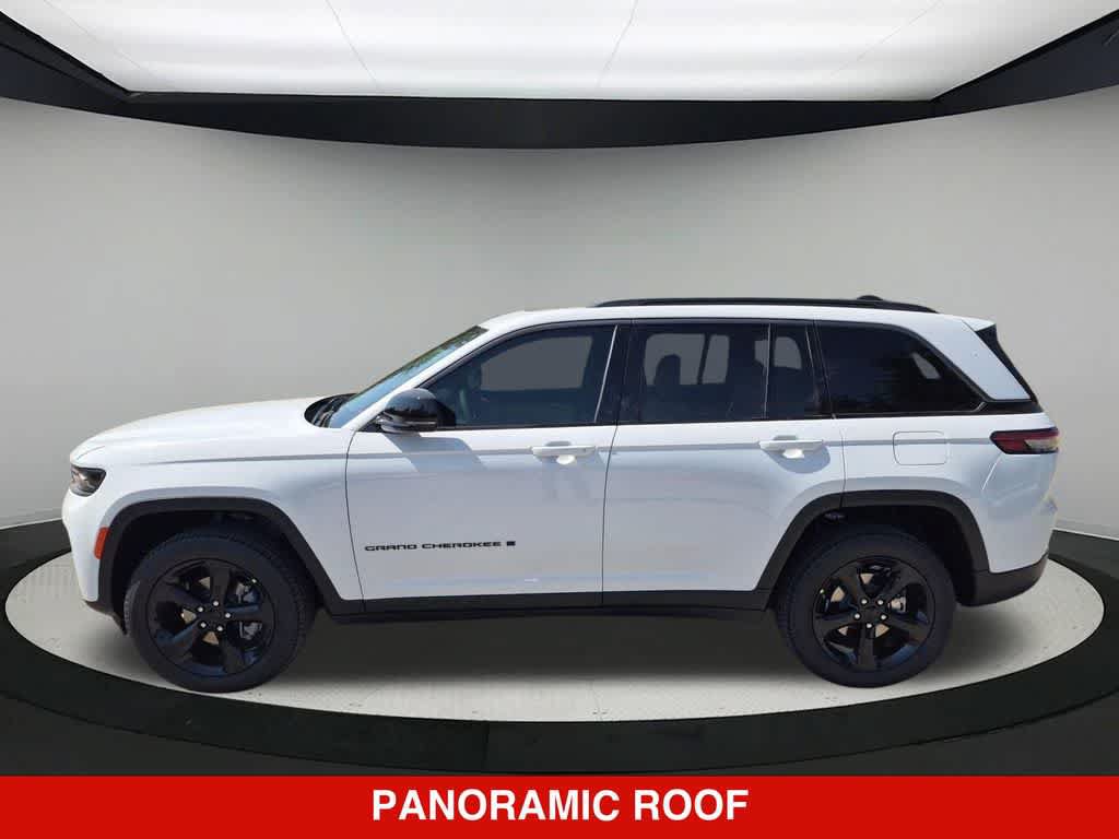 New 2026 Jeep Grand Cherokee Limited w/ Limited Altitude Package RWD image 3