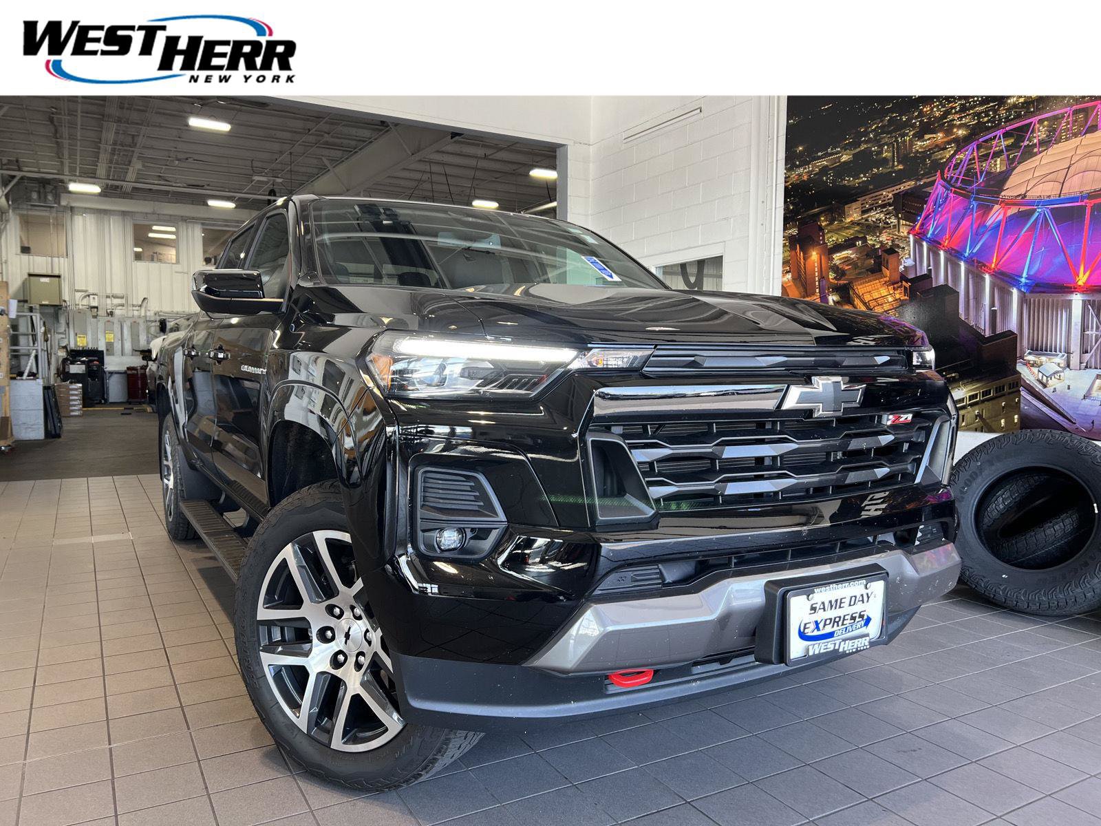 Used 2024 Chevrolet Colorado Z71 w/ Z71 Convenience Package 2
