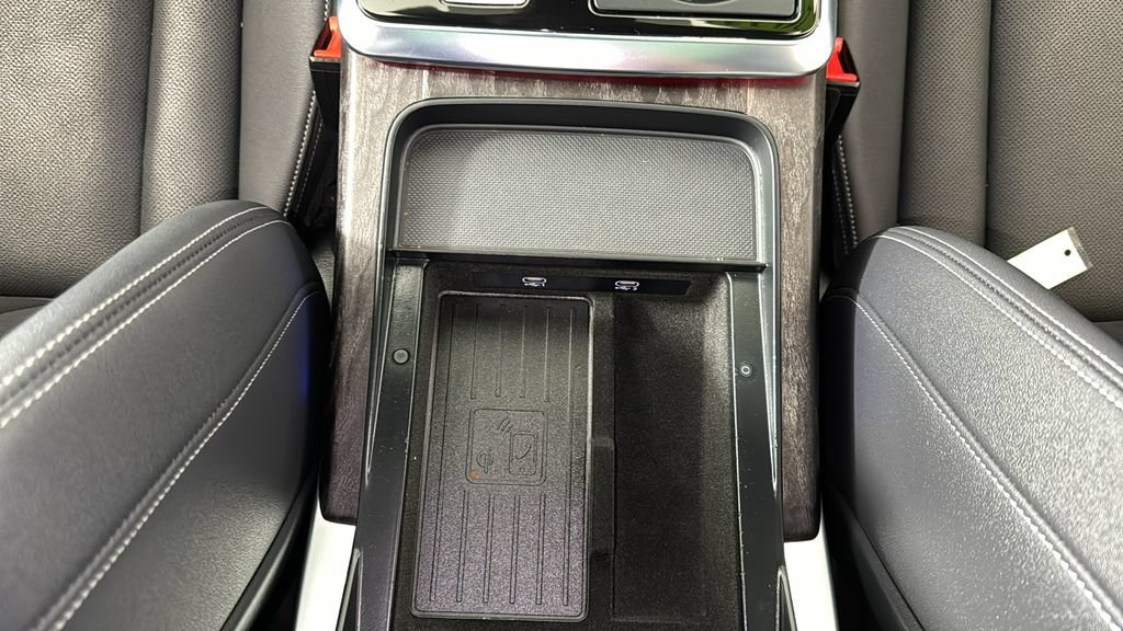 Used 2023 Audi Q8 Prestige AWD/4WD image 24