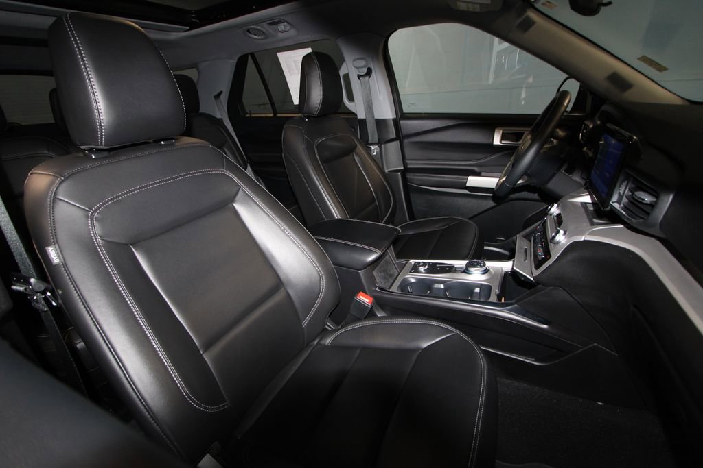 Used 2023 Ford Explorer XLT w/ Equipment Group 202A image 23