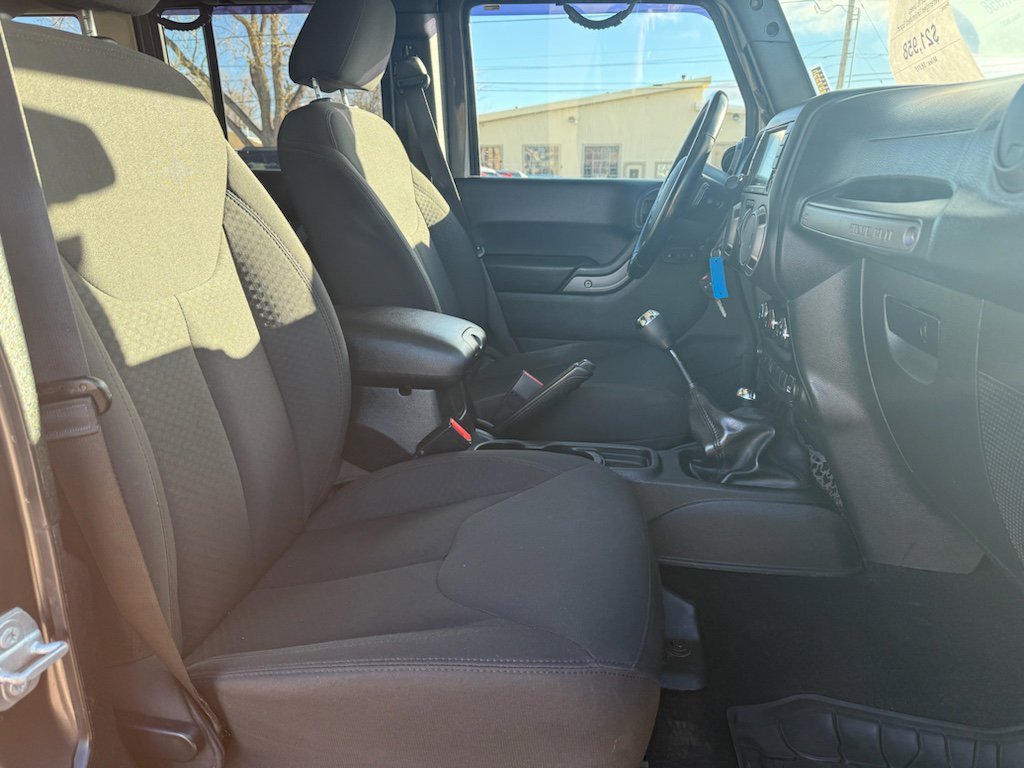 Used 2016 Jeep Wrangler Unlimited Sport AWD/4WD image 19