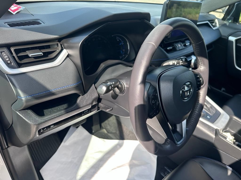 Used 2024 Toyota RAV4 XSE AWD/4WD image 16
