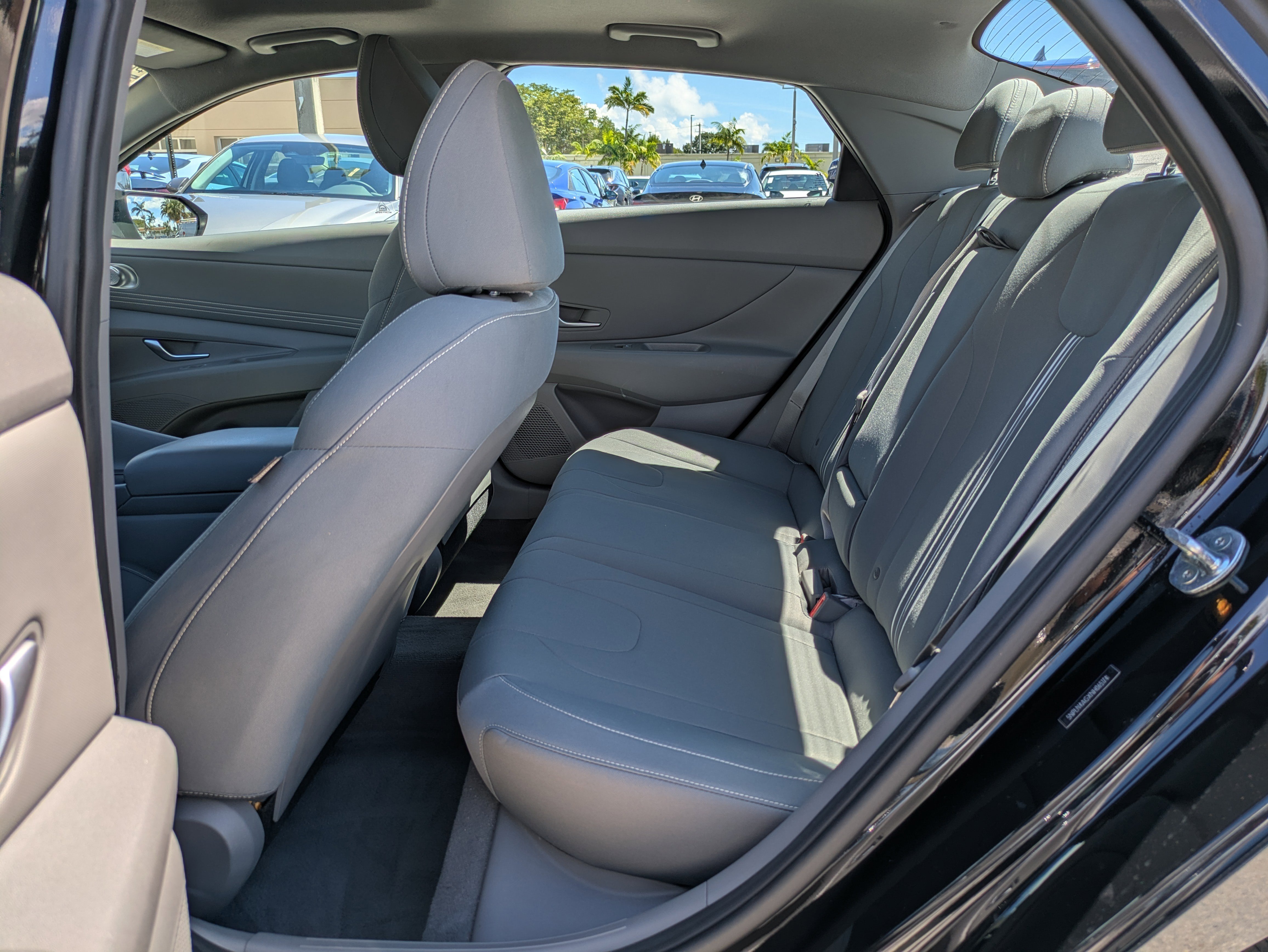 Used 2022 Hyundai Elantra SEL w/ Convenience + Premium Package image 12