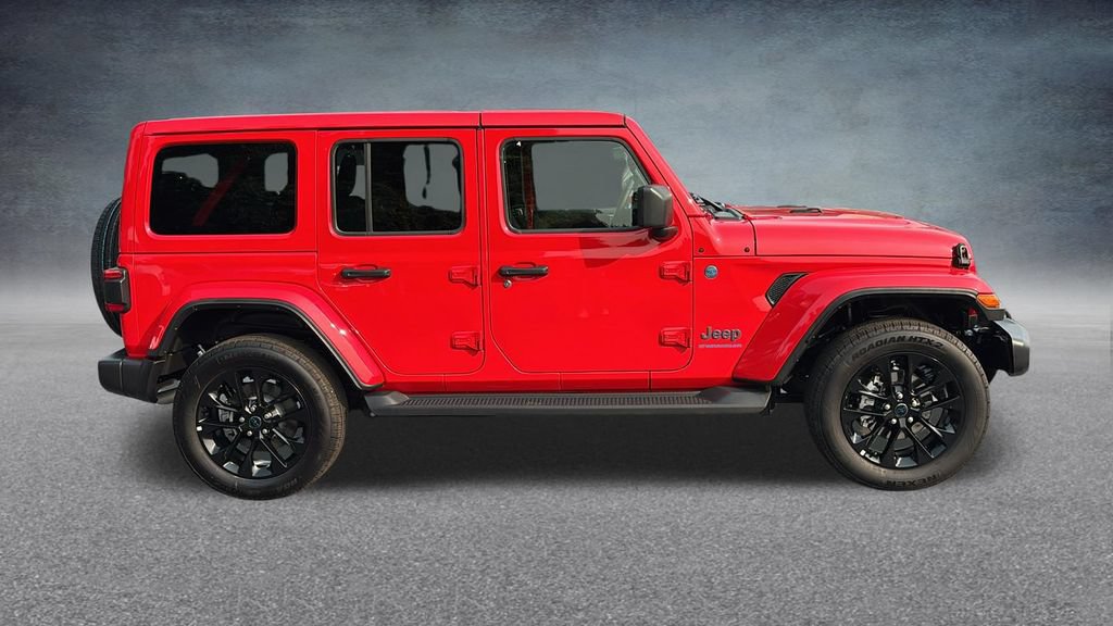 Used 2025 Jeep Wrangler Unlimited Sahara AWD/4WD image 29