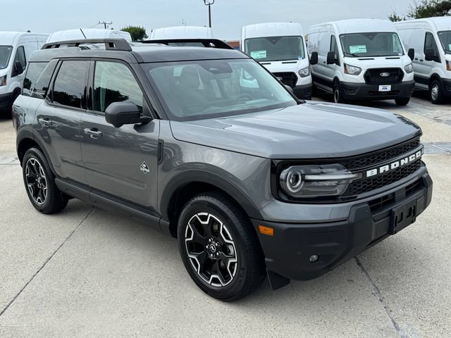 Used 2025 Ford Bronco Sport Outer Banks w/ Outer Banks Tech Package+ AWD/4WD image 3