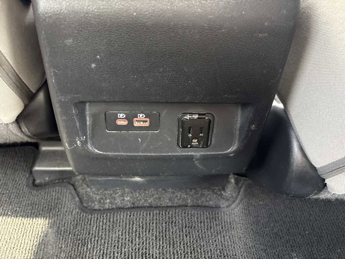 Used 2022 Nissan Frontier SV image 14