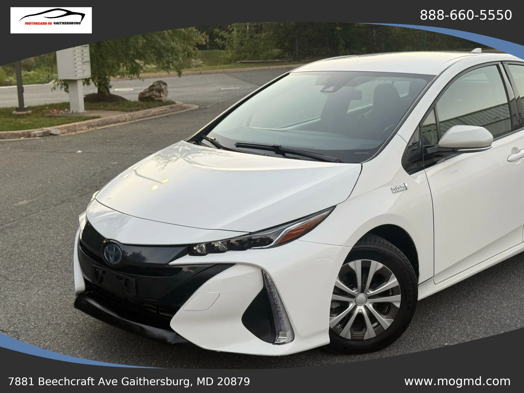 Used 2018 Toyota Prius Prime Plus w/ Carpet Mat Package image 2