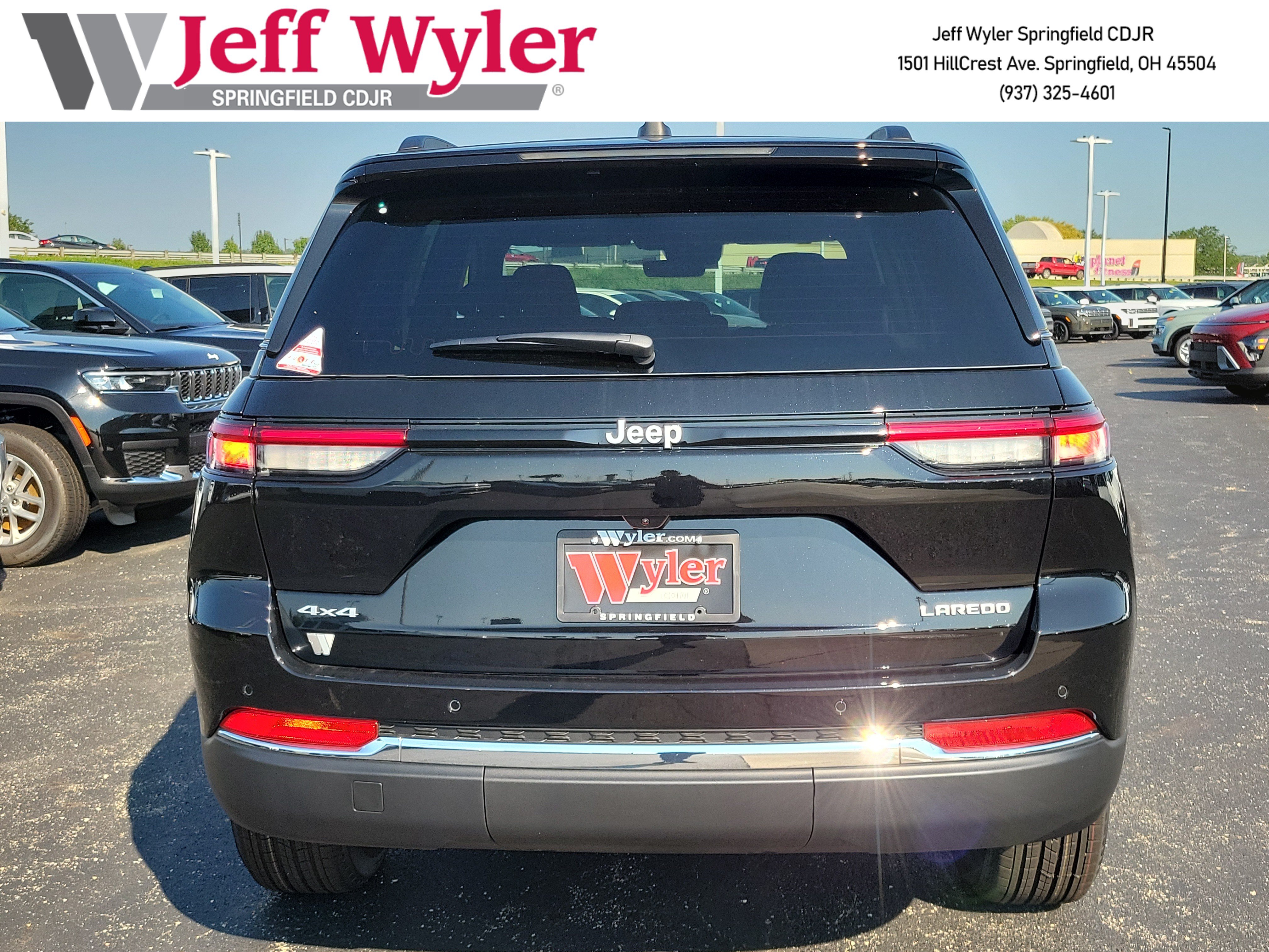 New 2026 Jeep Grand Cherokee Laredo X AWD/4WD image 4