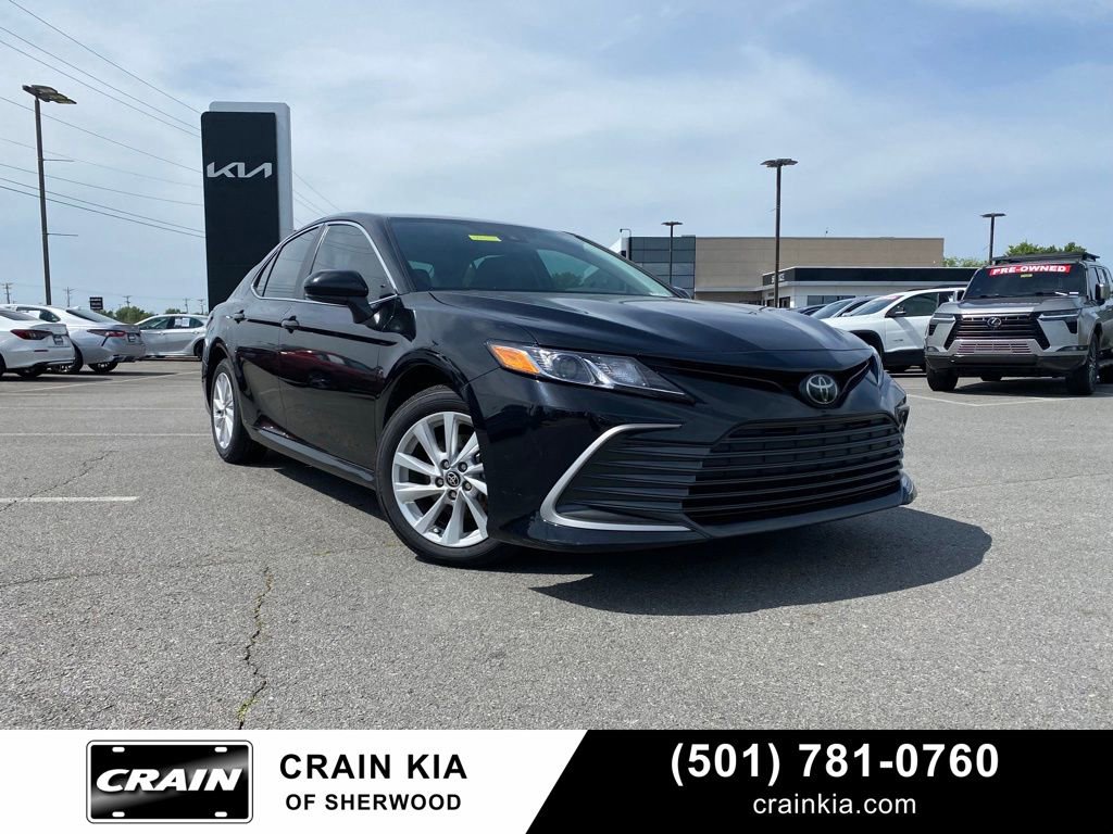 Used 2023 Toyota Camry LE FWD image 1