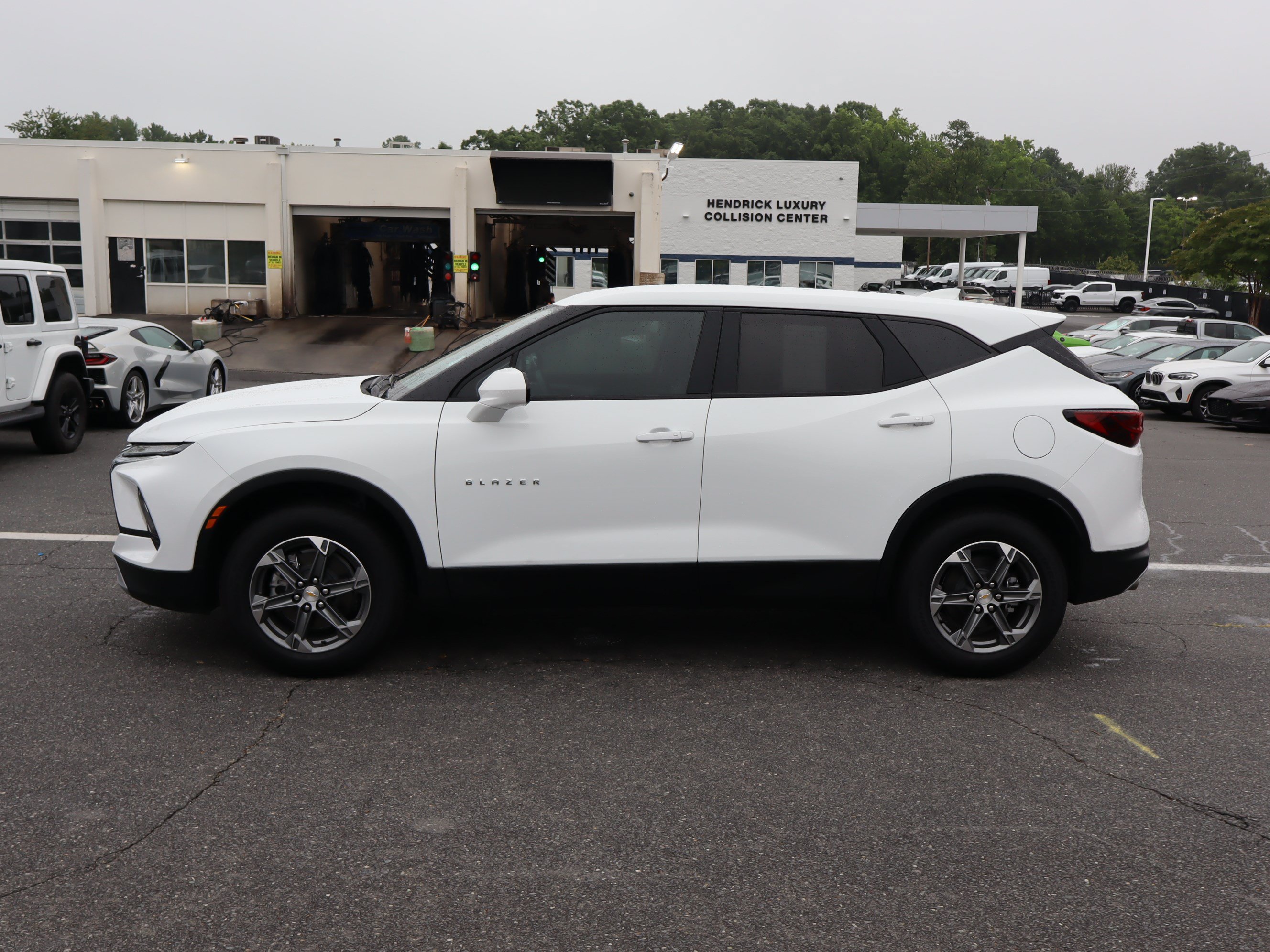 Used 2025 Chevrolet Blazer LT FWD image 7