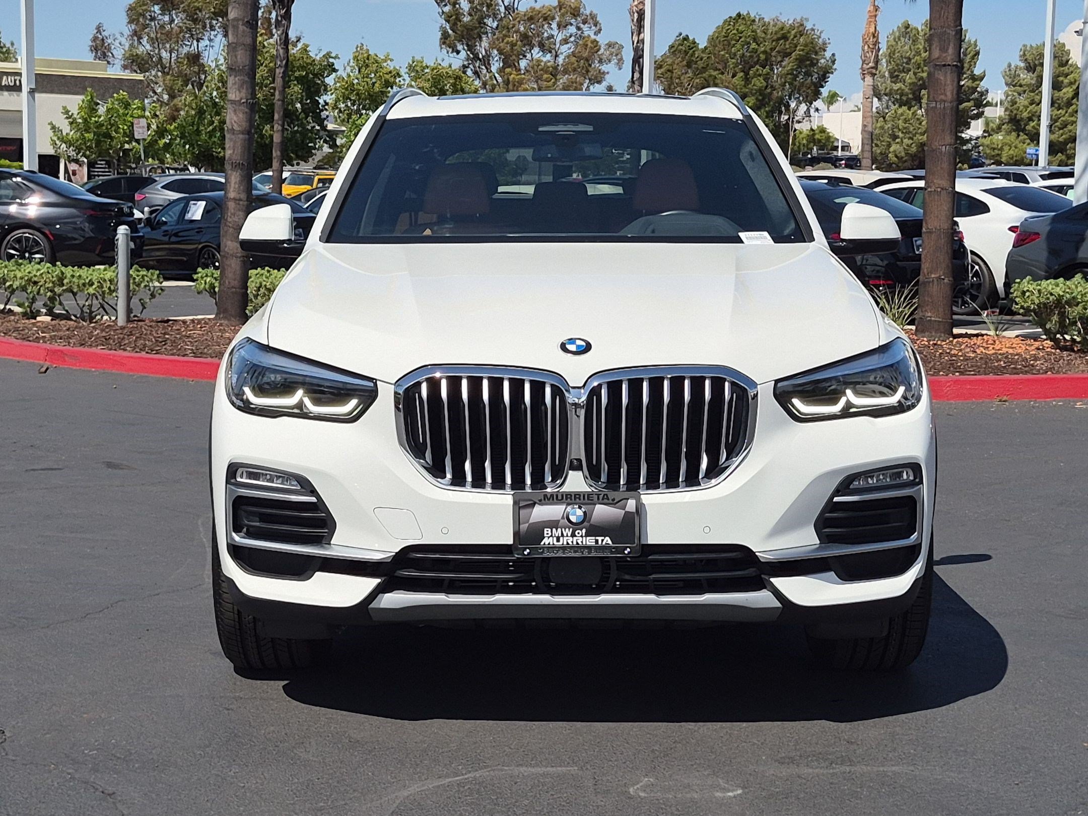 Used 2021 BMW X5 xDrive40i w/ Premium Package AWD/4WD image 3