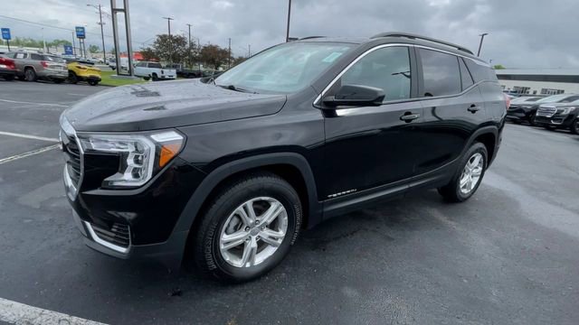 Used 2022 GMC Terrain SLE w/ Driver Convenience Package AWD/4WD image 6