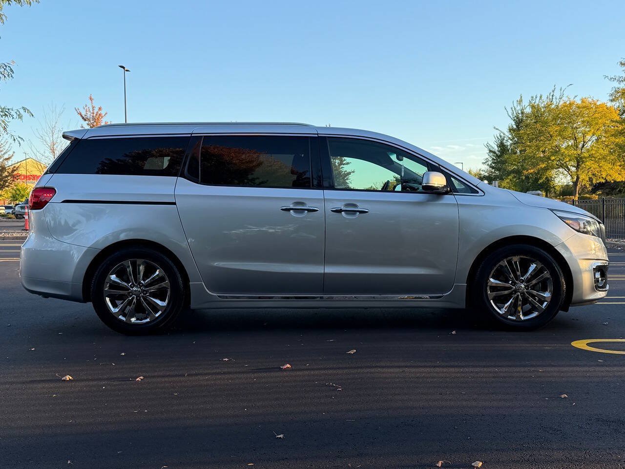 Used 2016 Kia Sedona SX Limited FWD image 6