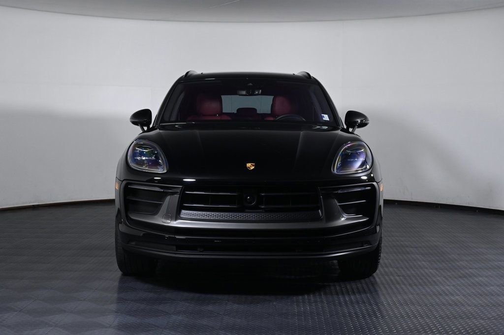 Certified 2025 Porsche Macan Turbo image 10
