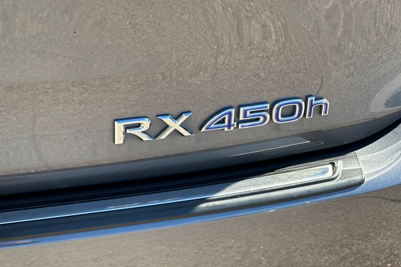 Used 2020 Lexus RX 450h AWD w/ Luxury Package image 21