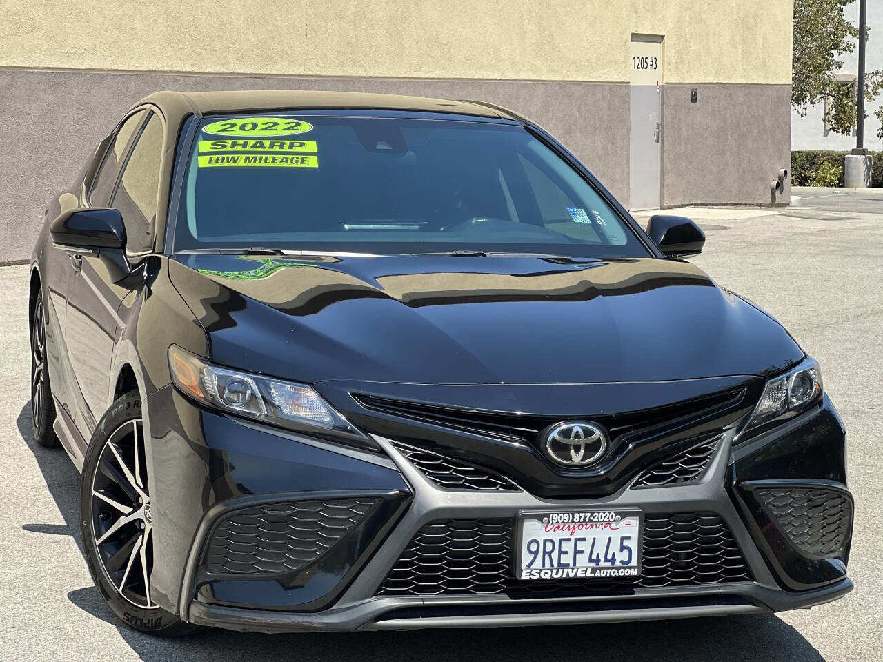 Used 2022 Toyota Camry SE image 15