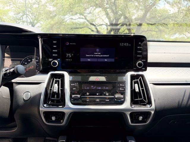 Used 2021 Kia Sorento SX image 13