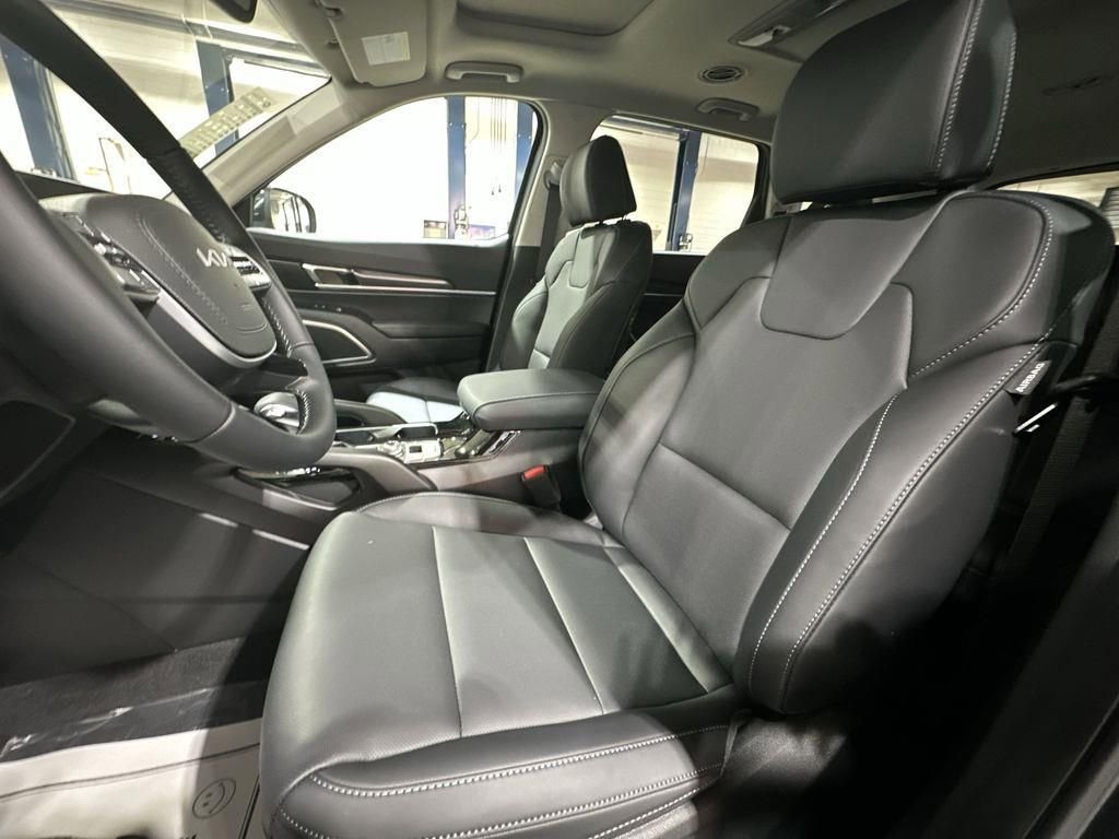 New 2025 Kia Telluride S image 10