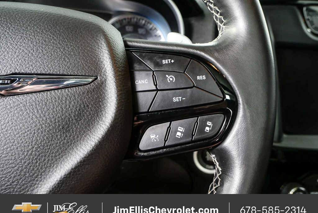 Used 2022 Chrysler 300 S w/ Safetytec Plus Group RWD image 12