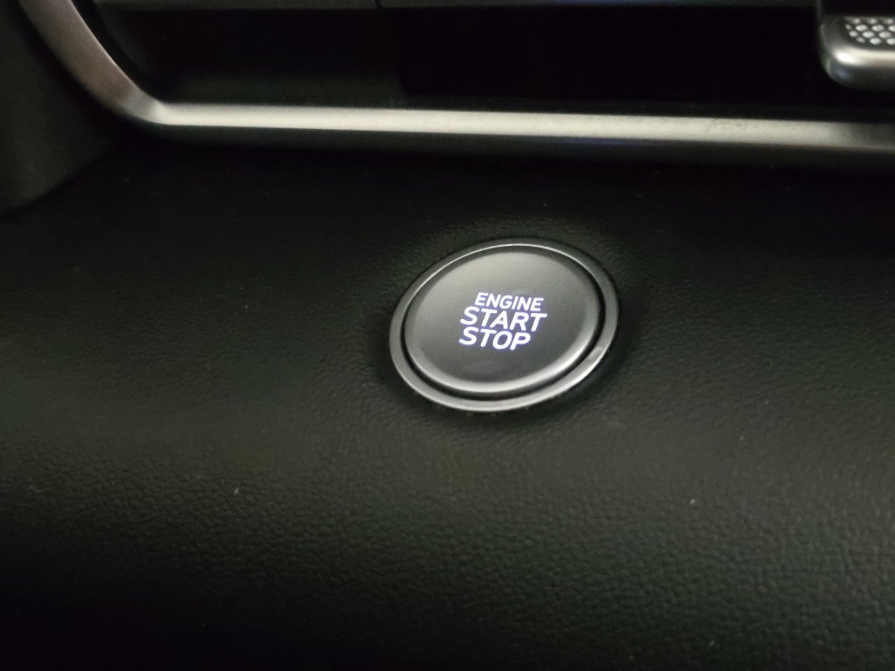 Used 2022 Hyundai Elantra SEL w/ Cargo Package image 29