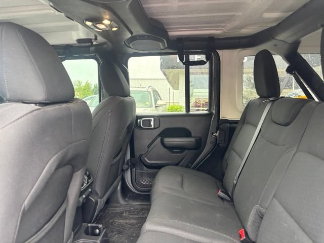 Used 2022 Jeep Wrangler Unlimited Sport AWD/4WD image 10