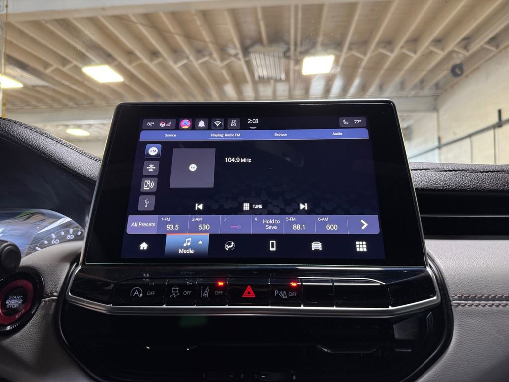 Used 2024 Jeep Compass Limited image 17