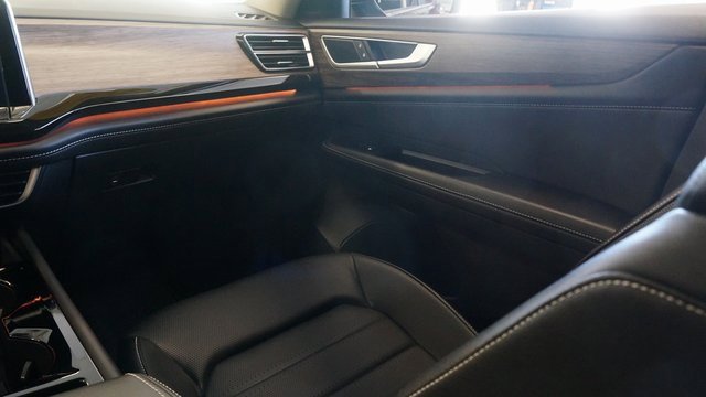 Certified 2025 Volkswagen Atlas SEL image 37