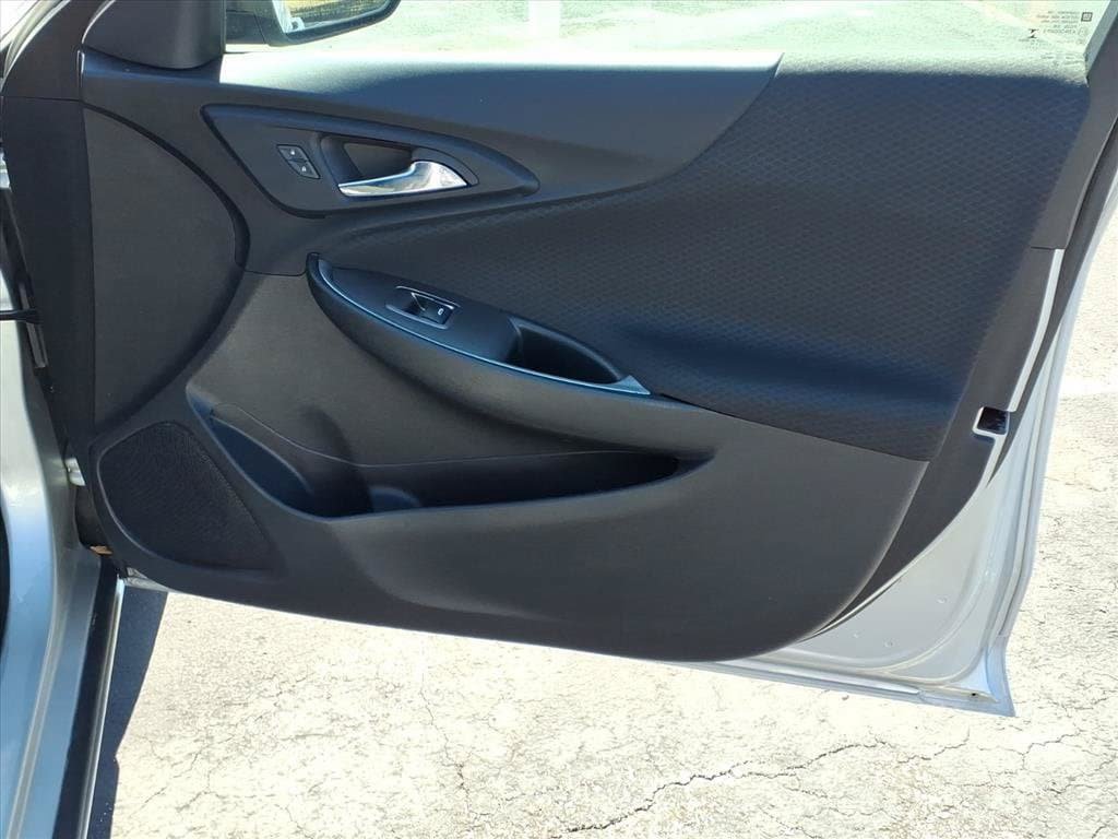 Used 2017 Chevrolet Malibu LS FWD image 20