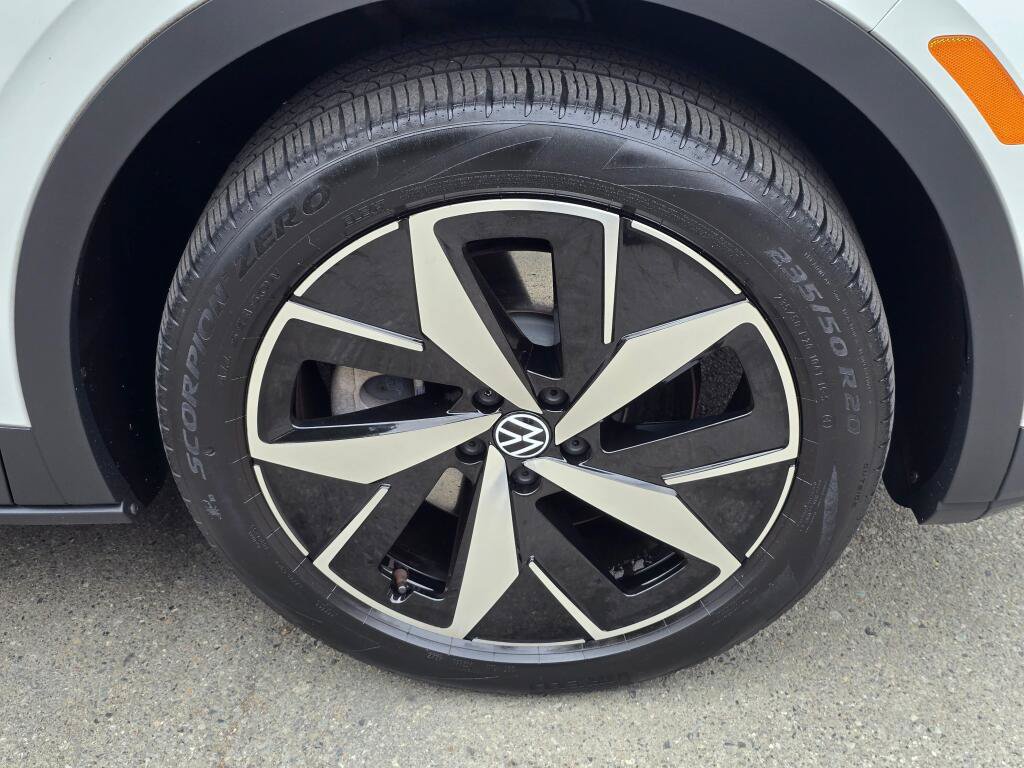 Used 2023 Volkswagen ID.4 Pro S AWD/4WD image 9