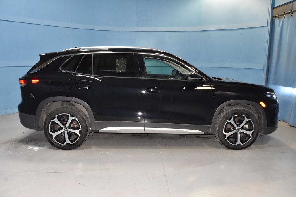Certified 2026 Volkswagen Tiguan SE w/ Panoramic Sunroof Package AWD/4WD image 19