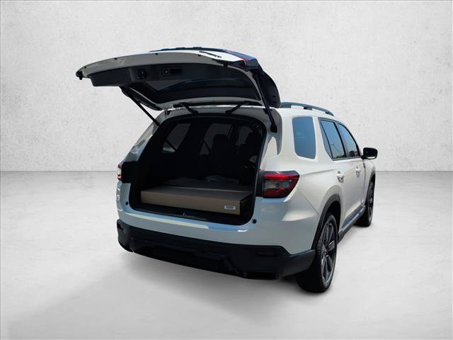 New 2026 Honda Pilot Sport image 5