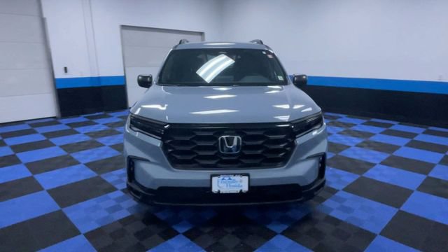 Certified 2025 Honda Pilot Sport image 3