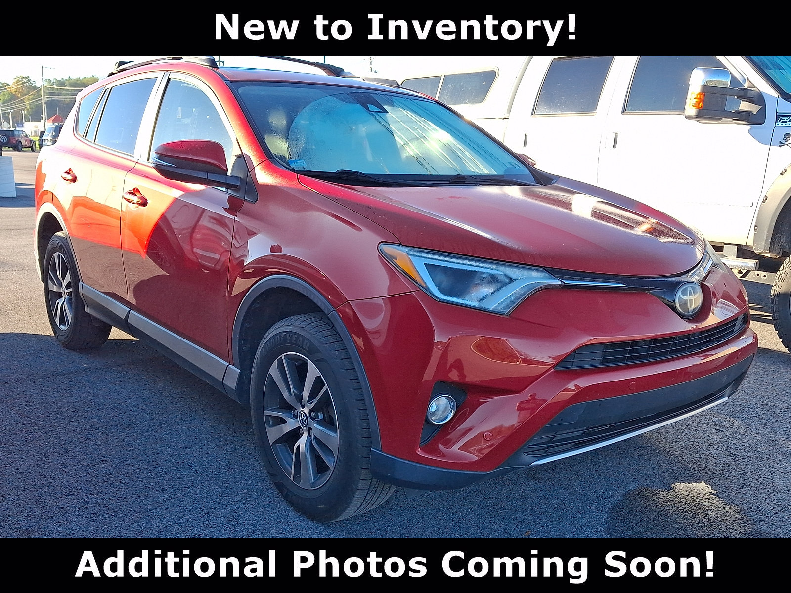 Used 2017 Toyota RAV4 XLE AWD/4WD image 1