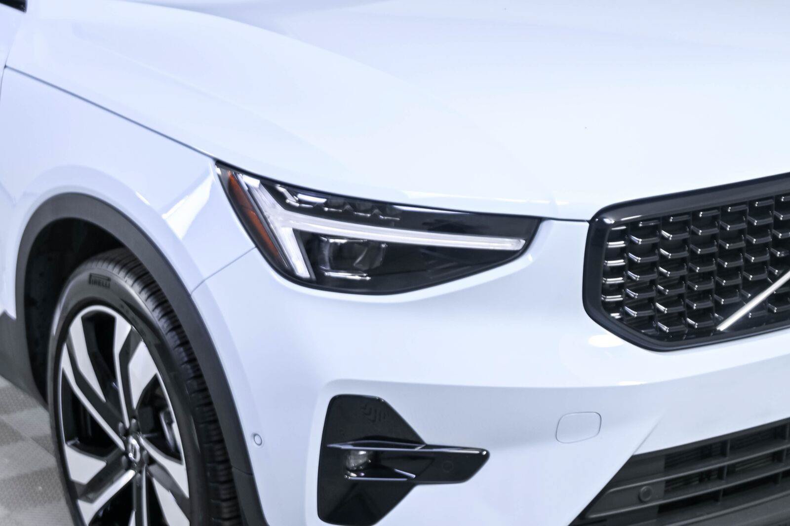 Certified 2026 Volvo XC40 B5 Plus AWD/4WD image 36