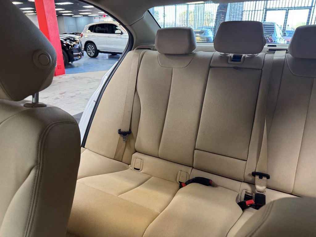 Used 2015 BMW 320i xDrive Sedan AWD/4WD image 36