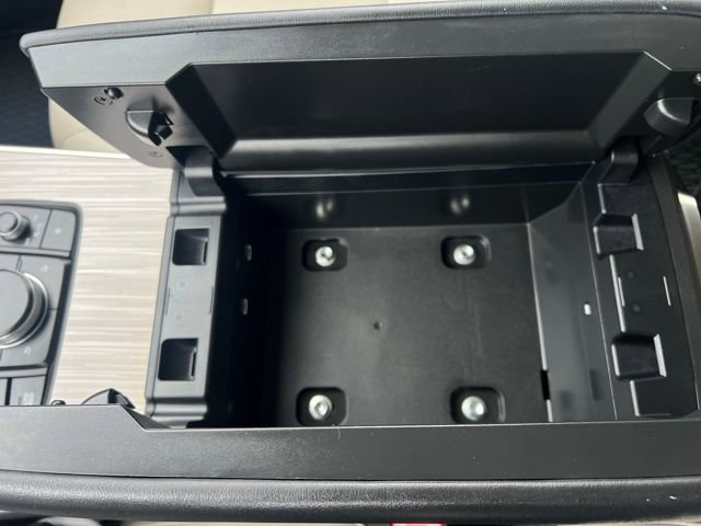 Used 2024 MAZDA CX-90 Plug-In Hybrid w/ Preferred image 27