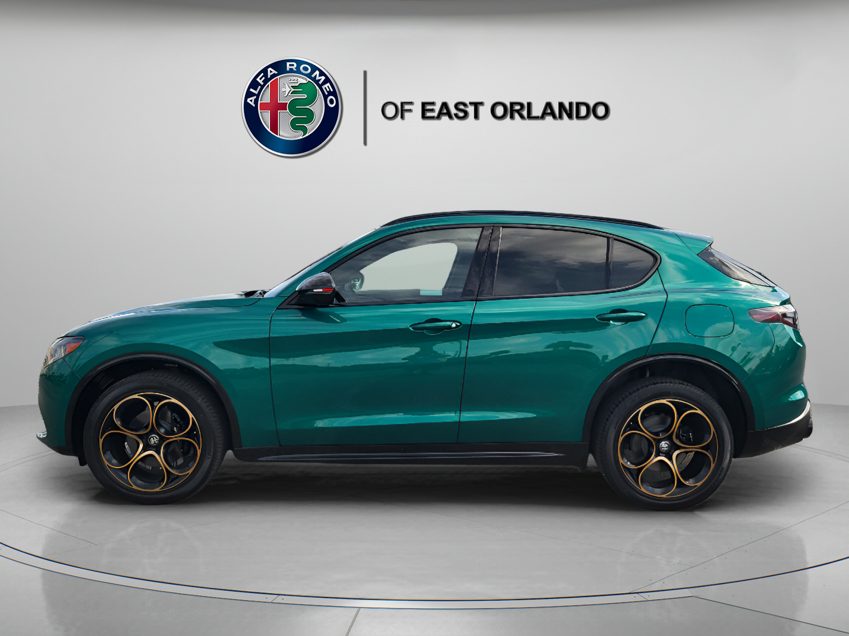 New 2025 Alfa Romeo Stelvio Sprint AWD/4WD image 4